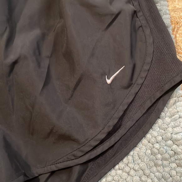 2 PAIR OF NIKE DRI FIT ATHLETIC SHORT SIZE MEDIUM WOMEN - Picture 2 of 10